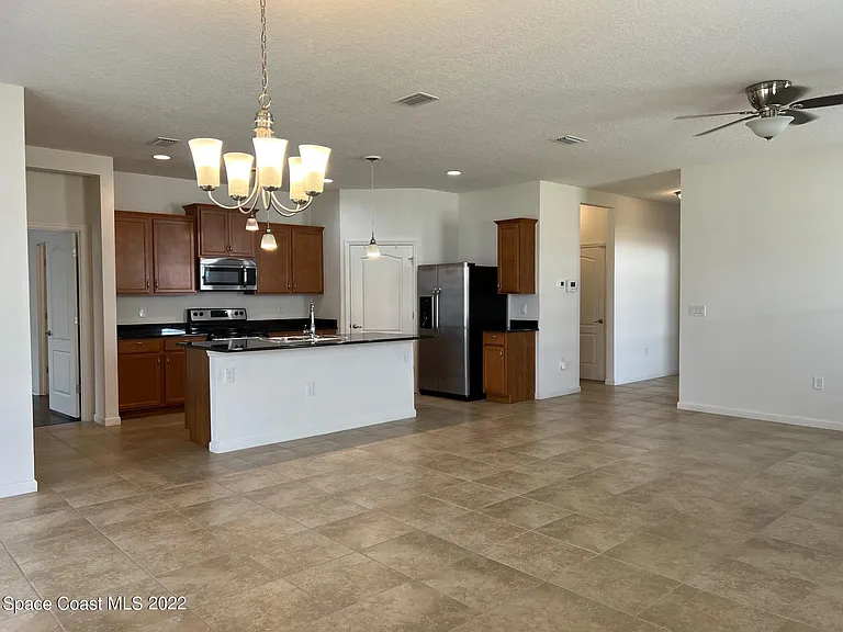 728 Remington Green Dr SE — Photo 3