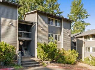 2409 SW Nebraska St APT 10, Portland, OR 97239
