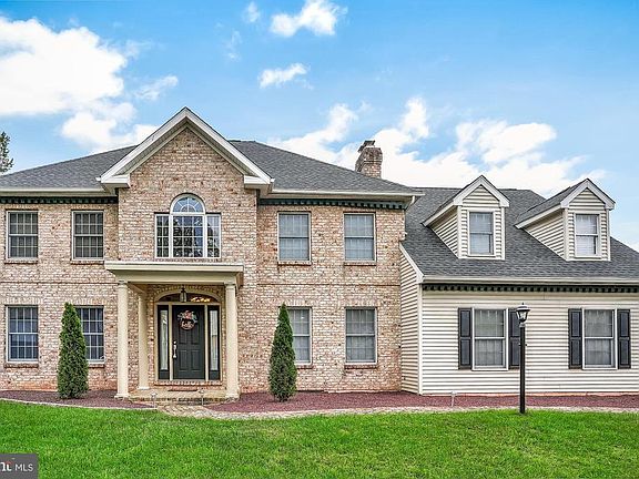 2nd image of 15 Egret Cir