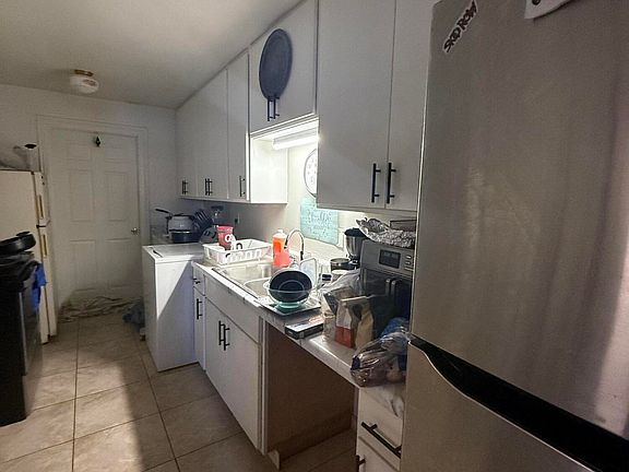 4th image of 4120 W KRALL Street