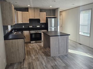 453 Apple St, Westland, MI 48186