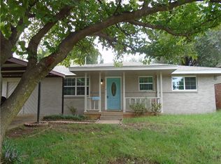 737 SW 3rd St, Moore, OK 73160