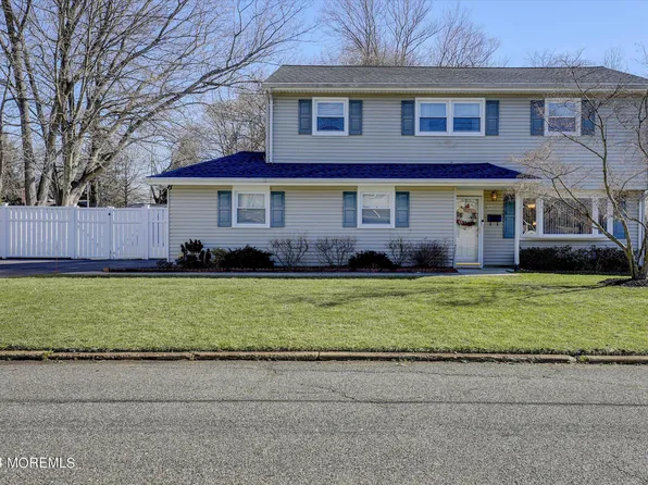 12 Carriage Road N, Hazlet, NJ 07730