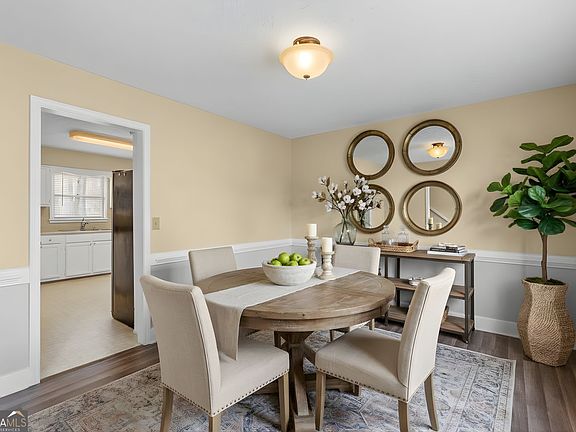 3rd image of 783 Pine Ridge Dr