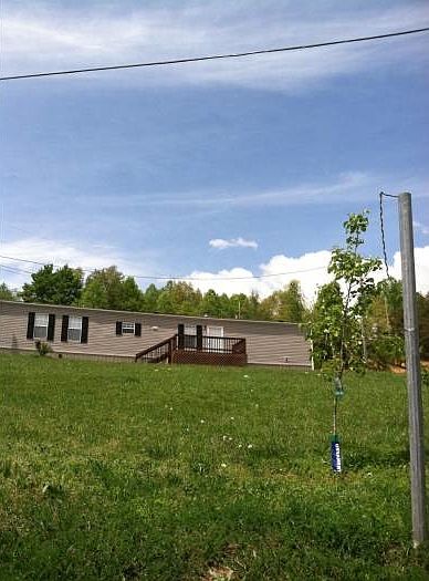 1st image of 128 Huckleberry Dr