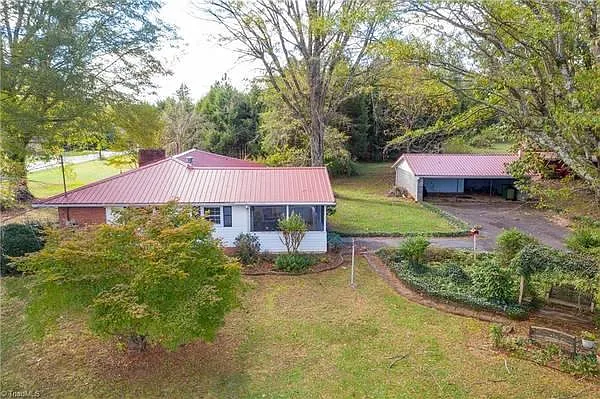 9092 Lasater Rd — Photo 4