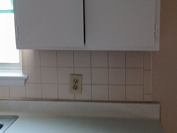 4th image of 346 Robert Dr APT 4