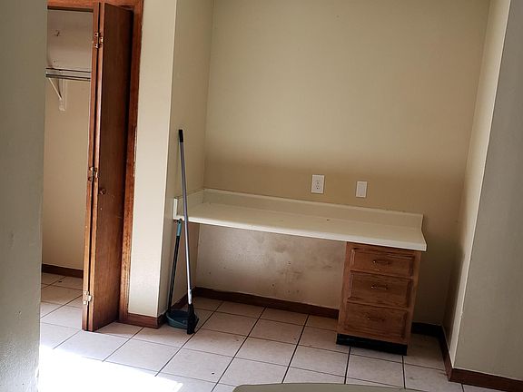 2nd image of 1801 Heinrich St APT 3