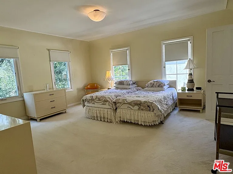 414 N Las Palmas Ave — Photo 28