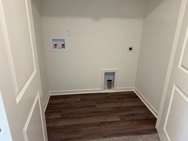2445 Brookville Dr #B — Photo 27