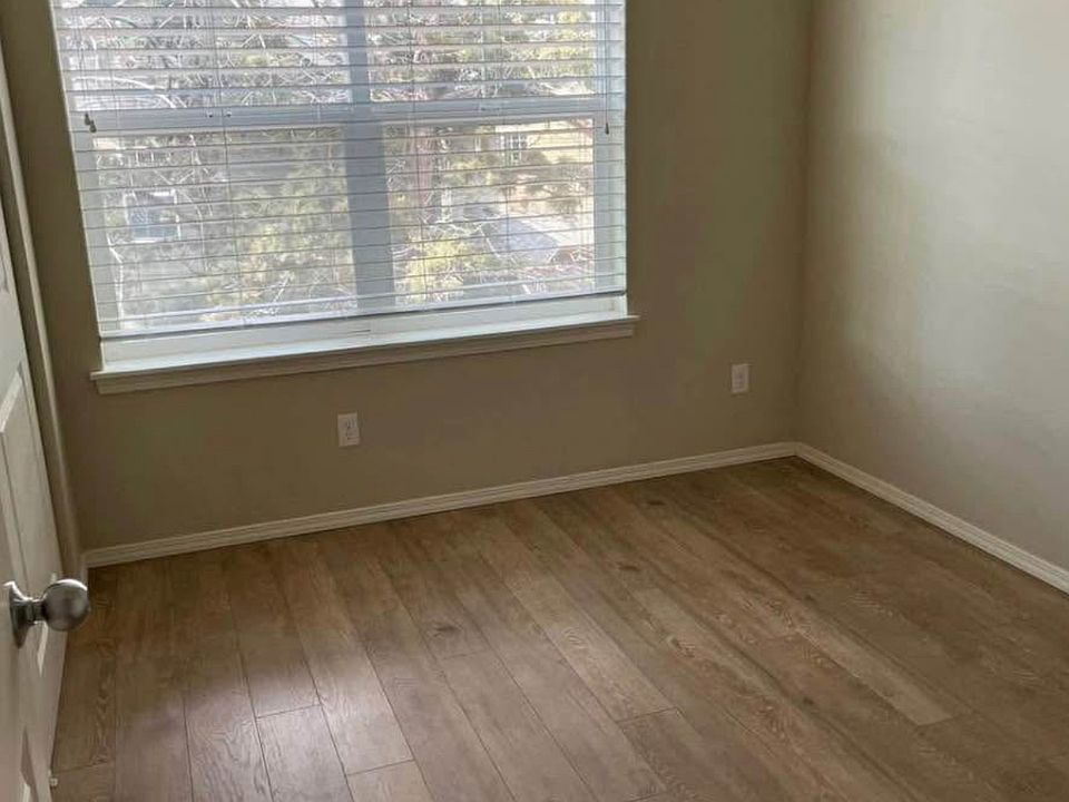2nd image of 2368 NE Keats Dr