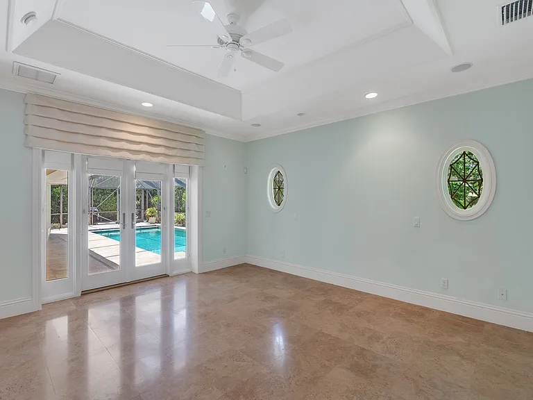 1575 Shorelands Dr E — Photo 23