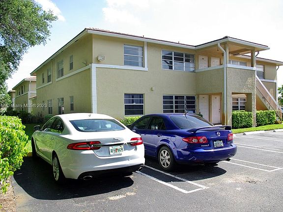 2nd image of 808 Twin Lakes Dr #17-F