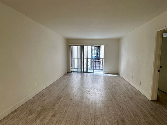 3rd image of 1710 Purdue Ave APT 306