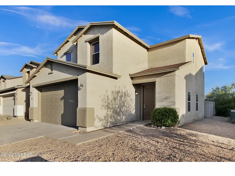 West Calle De Manzanillo Tucson Ave — Photo 5