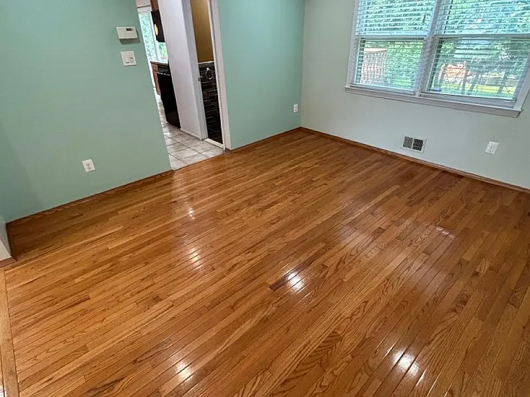 75 Calvert Ave E — Photo 22