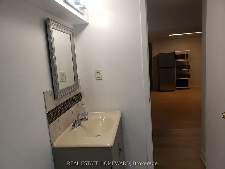 697 Dupont St #3 — Photo 7