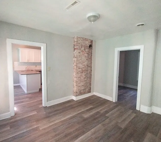 550 Busti Ave #2 — Photo 2