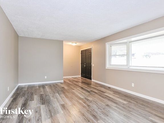 3rd image of 4850 Evelynaire Dr