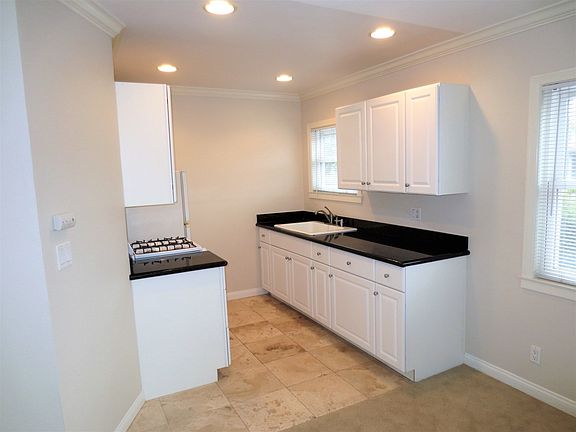 4th image of 254 Cypress Dr APT B