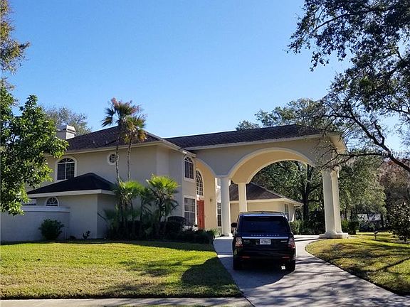 2nd image of 390 Eagle Creek Cir