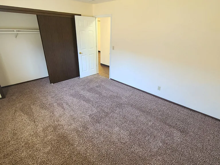 Kimberly Club Apartments — Photo 94