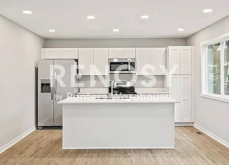4 Bedroom — Photo 3