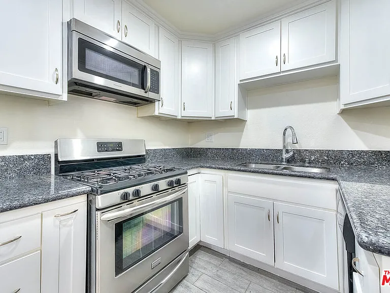 13810 Funston Ave — Photo 10