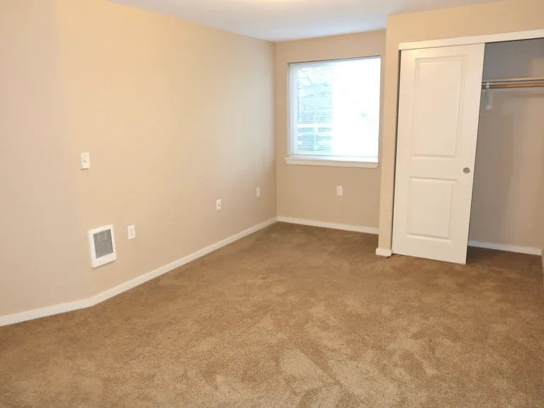 Vineyard Apartments — Photo 13