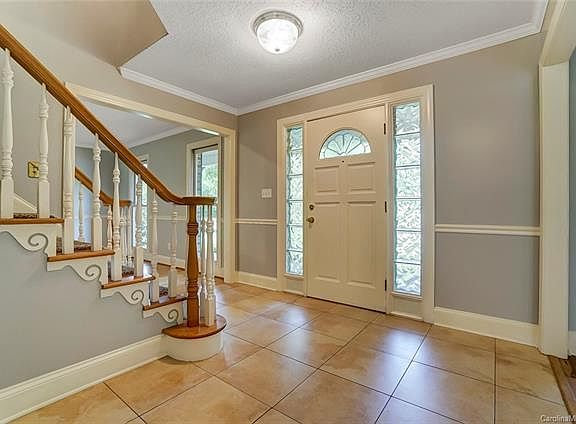 2nd image of 214 Baymount Dr