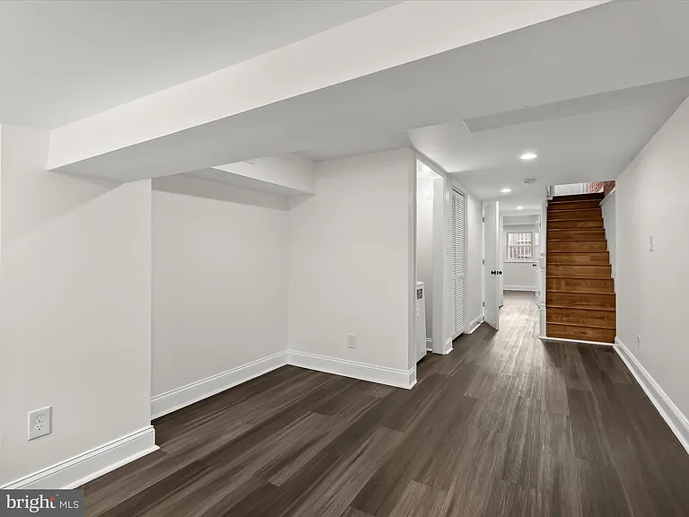 404 N Robinson St — Photo 31