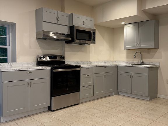 3rd image of 11707 Lakeway Dr