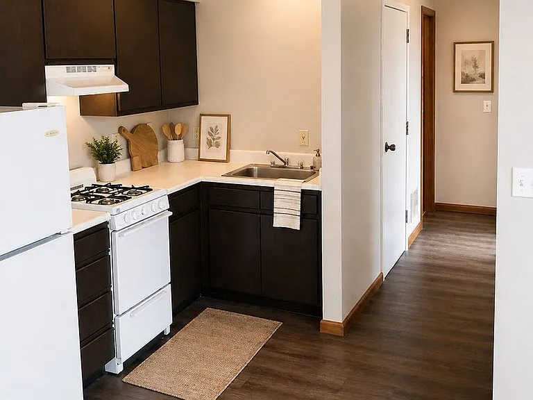 233 Ridgewood Ave — Photo 4