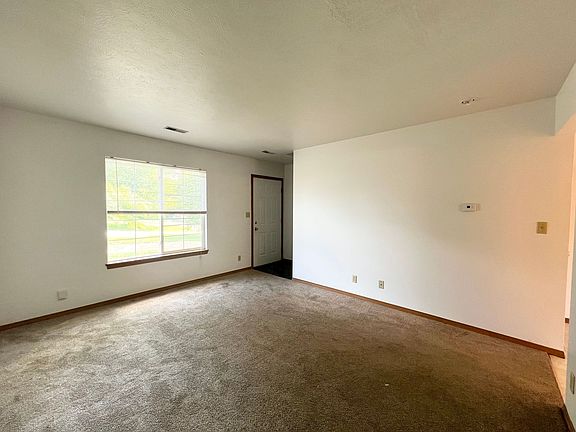 3rd image of 105 Wood Ct Unit A