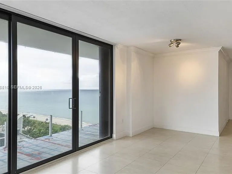 6061 Collins Avenue Cu #15D — Photo 3