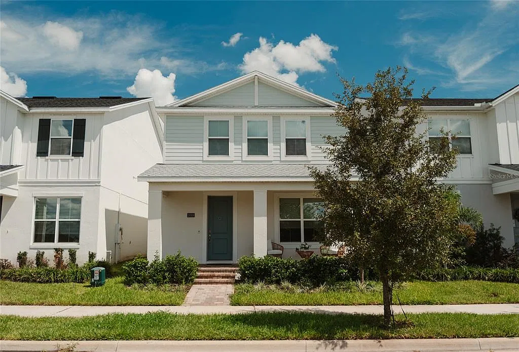 5 bed, 5.0 bath, 2700 sqft, $4,800 — Photo 1