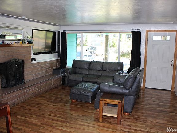 2nd image of 1522 May Ave