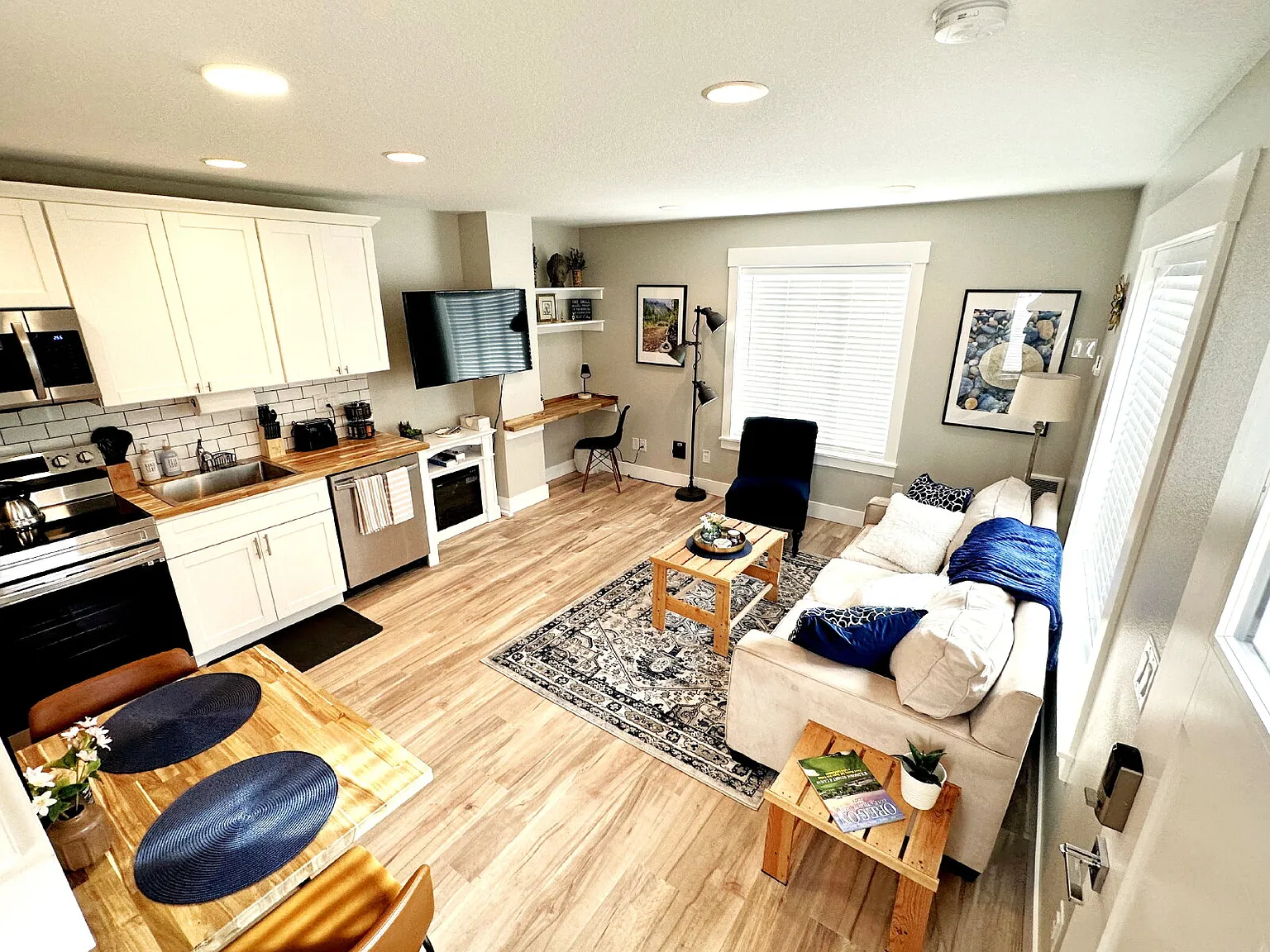 Newer Construction 1-Bedroom in Historic St. Johns | Optional Furnished Package — Photo 3