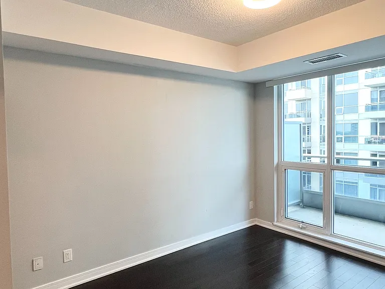 9199 Yonge St #1004 — Photo 3