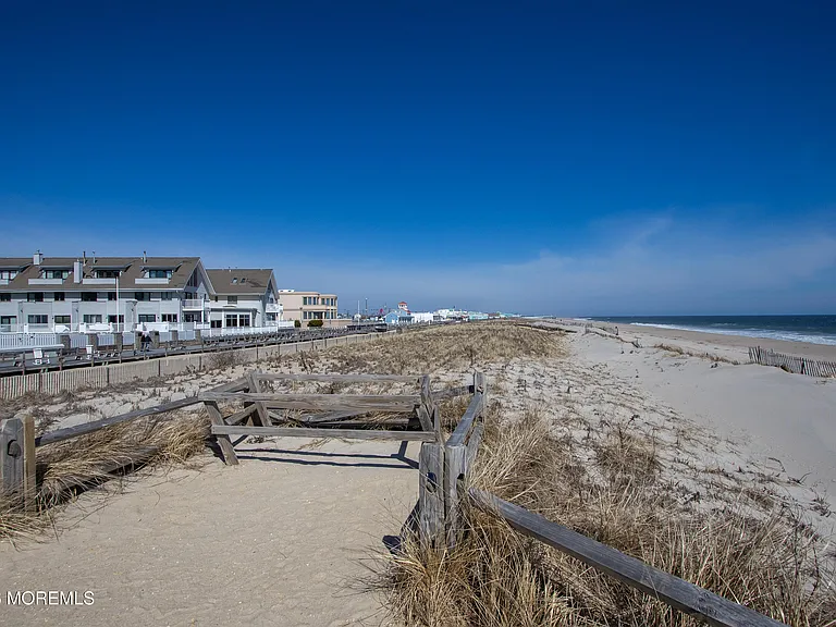 900 Ocean Ave #24 — Photo 47