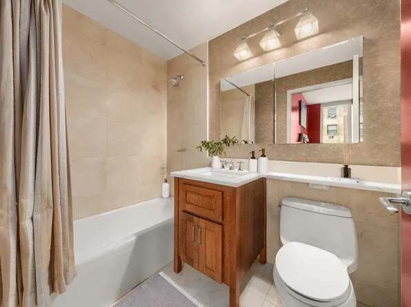 45 Park Avenue image 8 of 8