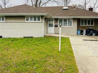 506 Longacre Ave, Woodmere, NY 11598