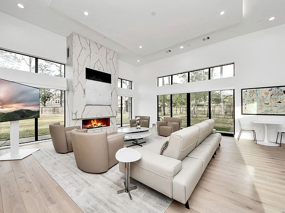 5th image of 1601 Sycamore Lane