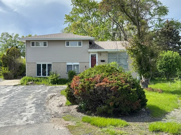 137 Julie Dr, Glenview, IL 60025