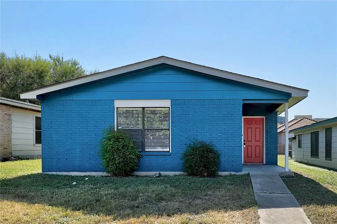 3 bed, 2.0 bath, 1269 sqft, $1,600 — Photo 1
