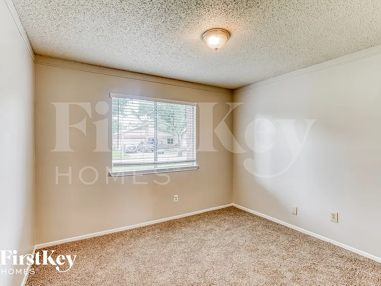6918 Skyline Park Dr — Photo 15