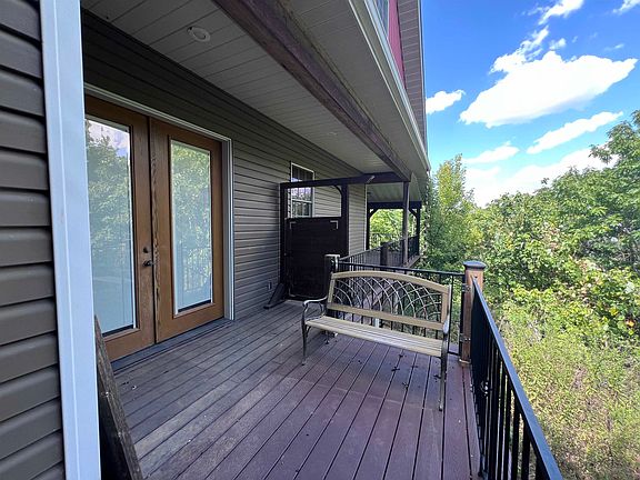 2nd image of 522 Haywood Ln