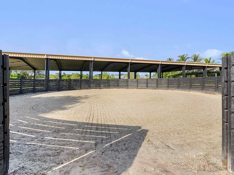 4985 Stables Way — Photo 6
