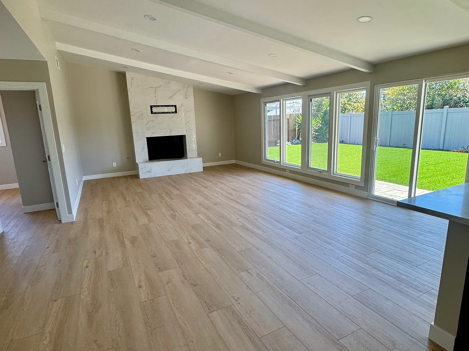 3 bed, 1450 sqft, $6,200 — Photo 4