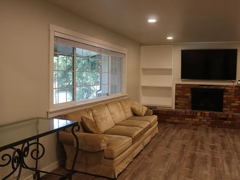996 Thrushwood Dr — Photo 30